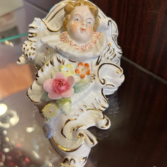Limoges Vintage Porcelain Pair of Wall Angels Cherubs Consoles